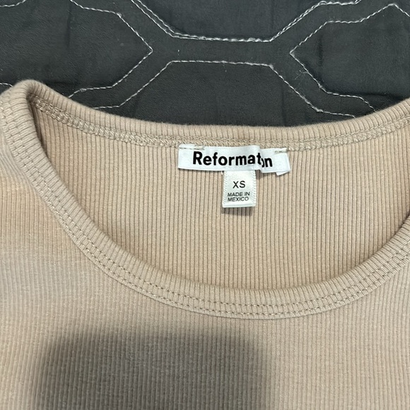 Reformation XS t shirt - Picture 2 of 3